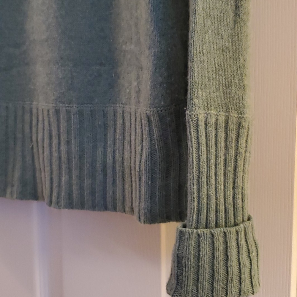 American Eagle Teal Sweater NWOT! - Picture 4 of 11